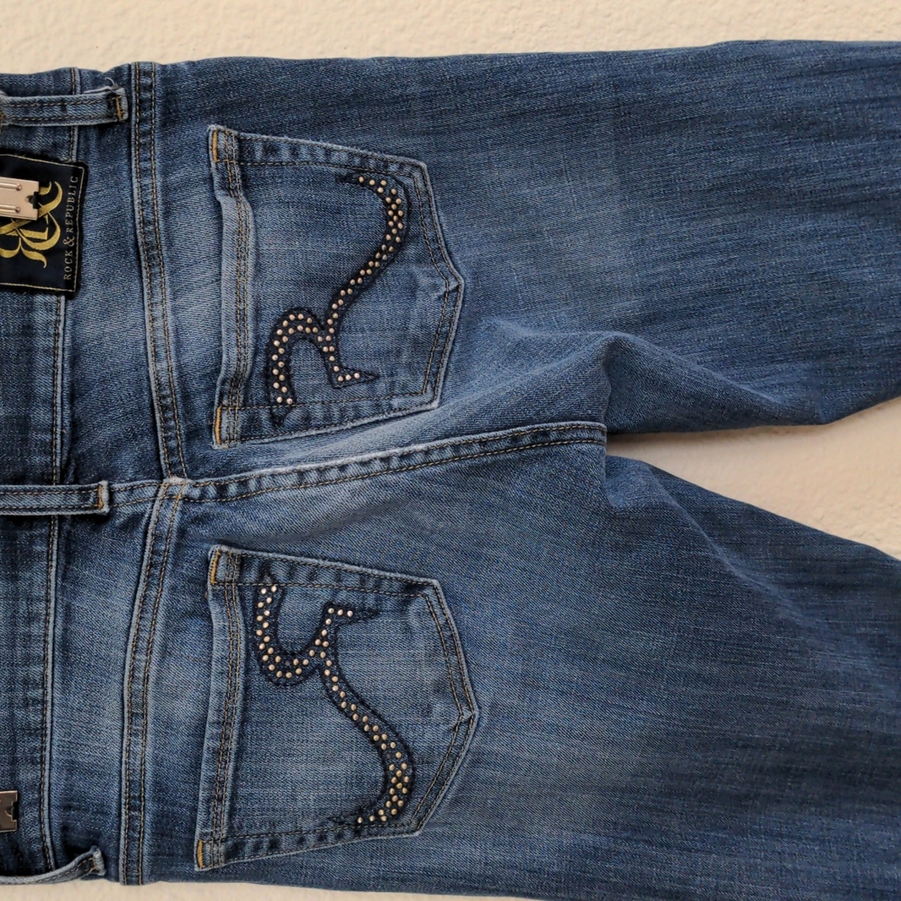 Women's ripped jeans